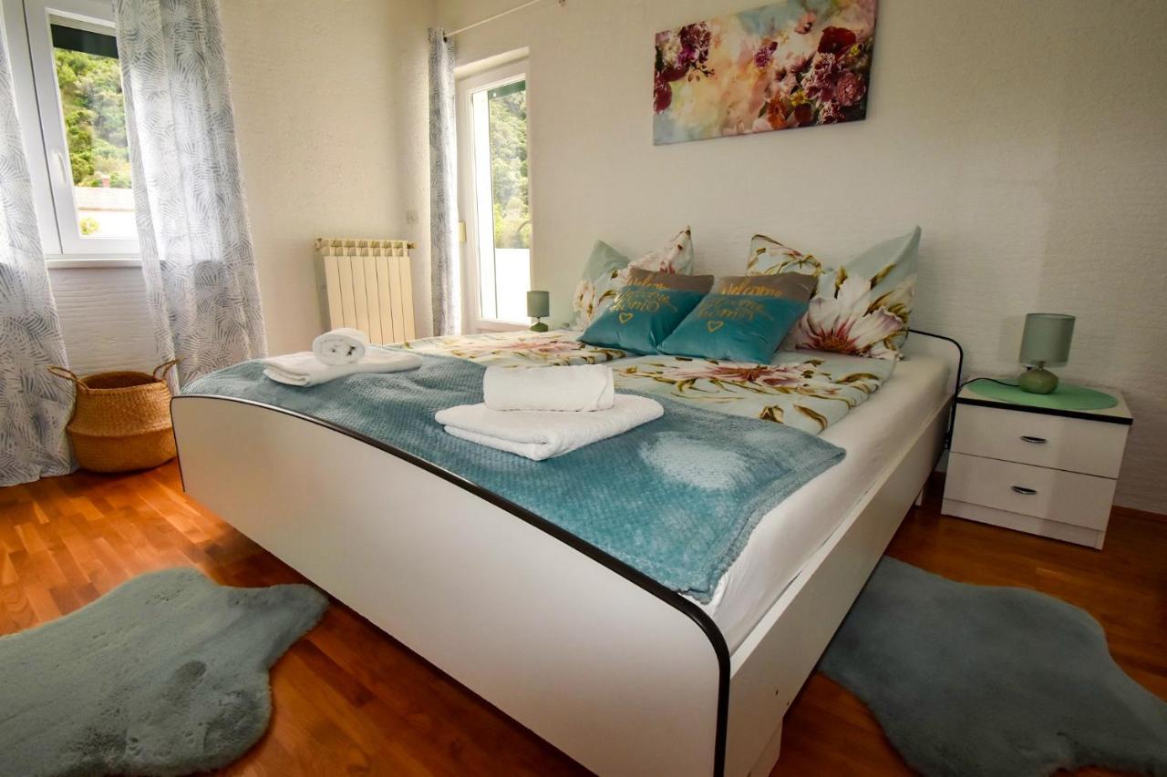 Villa Kristina Rab Supetarska Draga Ngoại thất bức ảnh